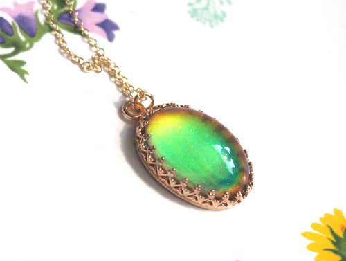Crown Mood Necklace in 14kt Gold with Color Changing Stone