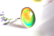 Mood Ring in Sterling Silver with Color Changing Stone