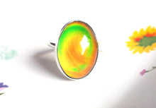 Mood Ring in Sterling Silver with Color Changing Stone