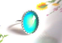 Crown Mood Ring in Sterling Silver with Color Changing Stone