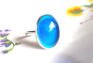 Mood Ring in Sterling Silver with Color Changing Stone